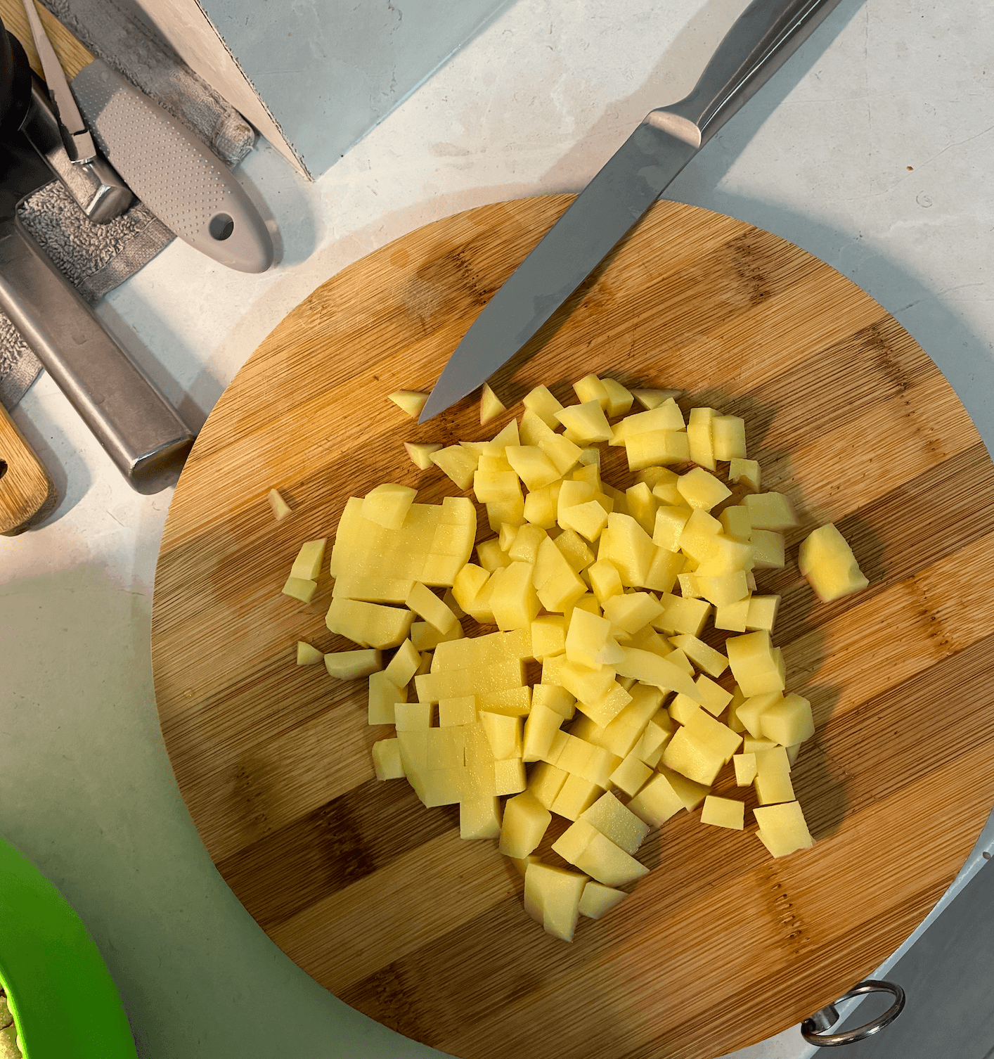 Cartofi taiți par mulți